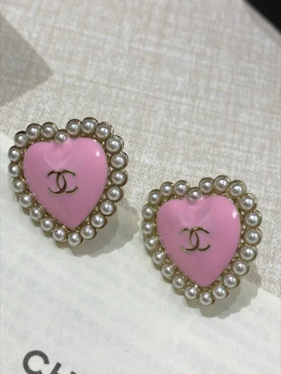 ✨ Chanel Heart Stud Earrings ✨ - Picture 5 of 6